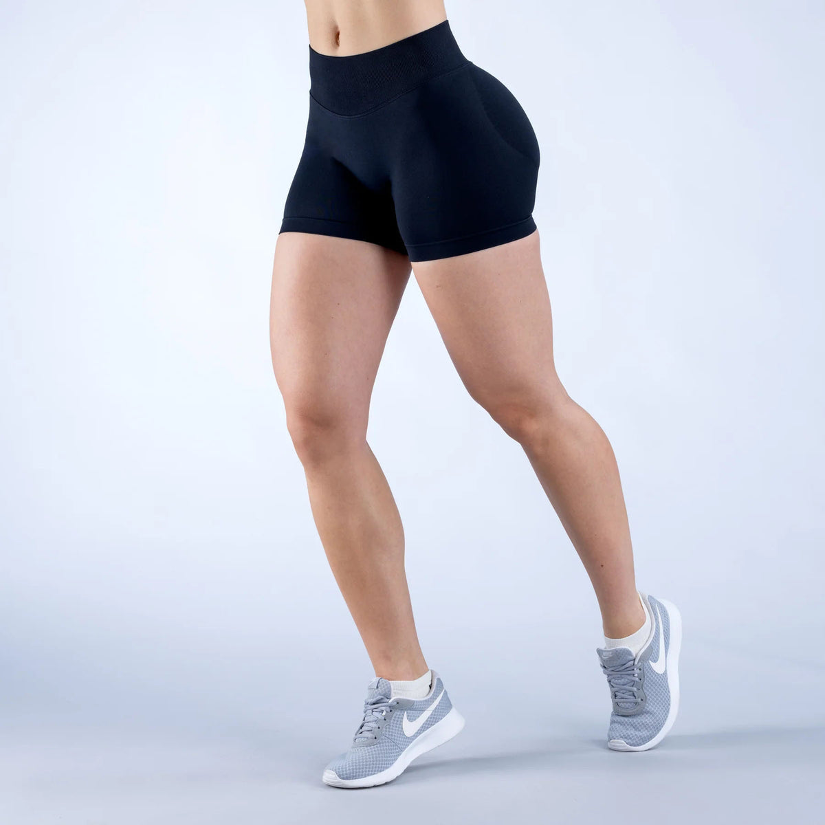Mid-Rise Seamless Contour Shorts