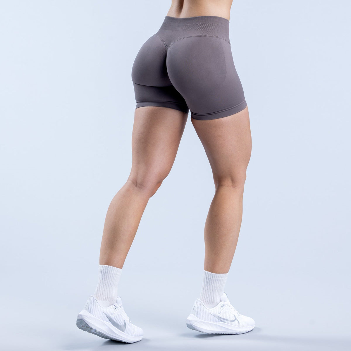 Mid-Rise Seamless Contour Shorts