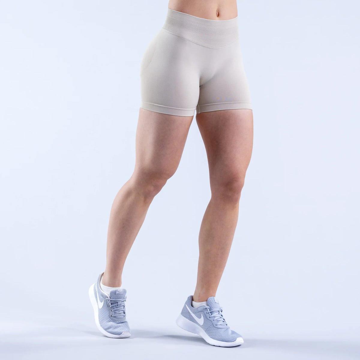Mid-Rise Seamless Contour Shorts
