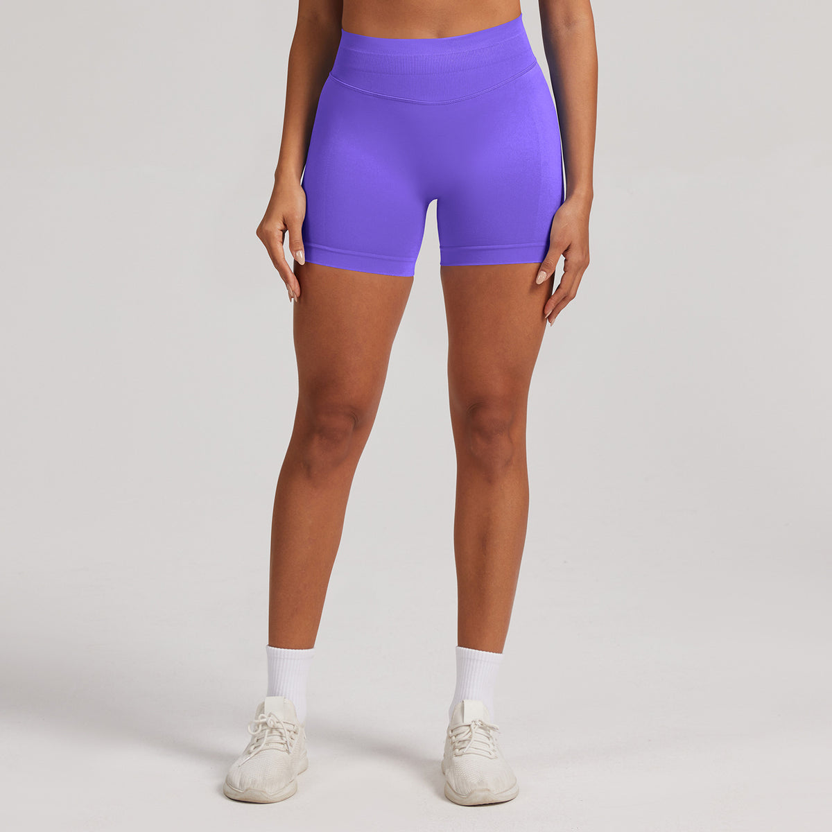 Mid-Rise Seamless Contour Shorts
