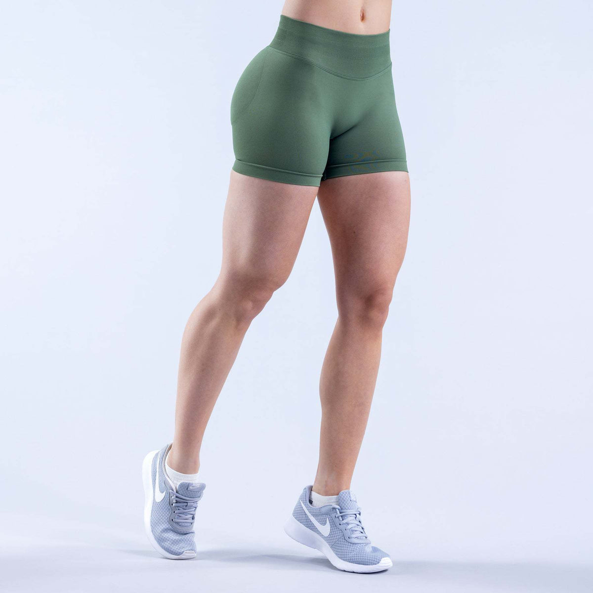 Mid-Rise Seamless Contour Shorts