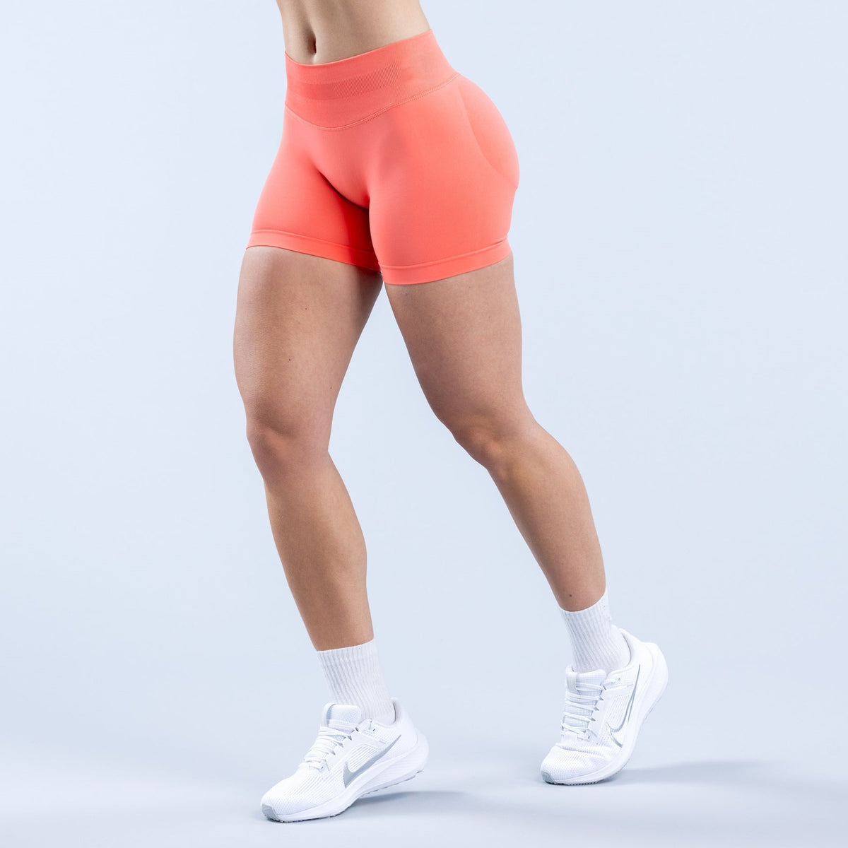 Mid-Rise Seamless Contour Shorts