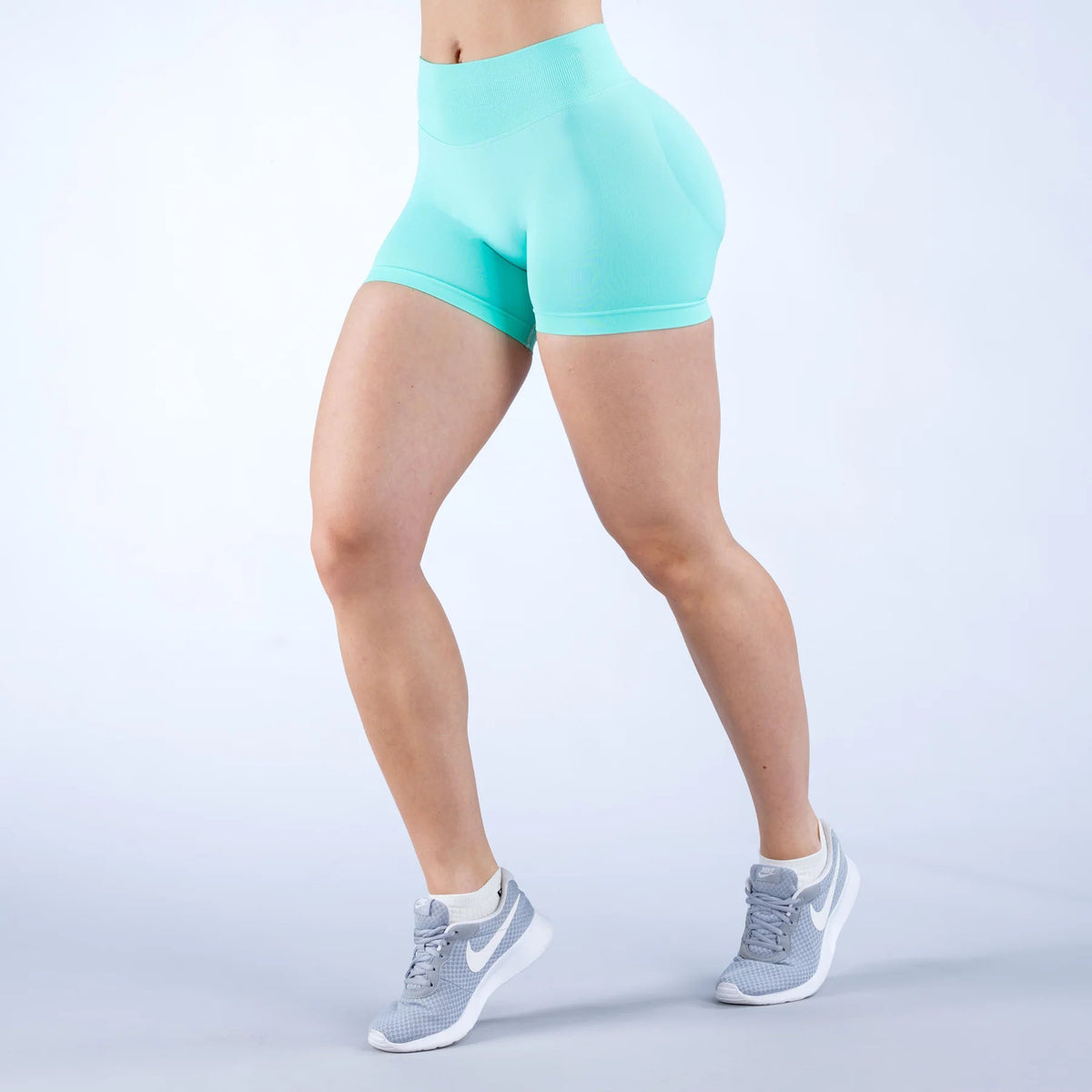 Mid-Rise Seamless Contour Shorts