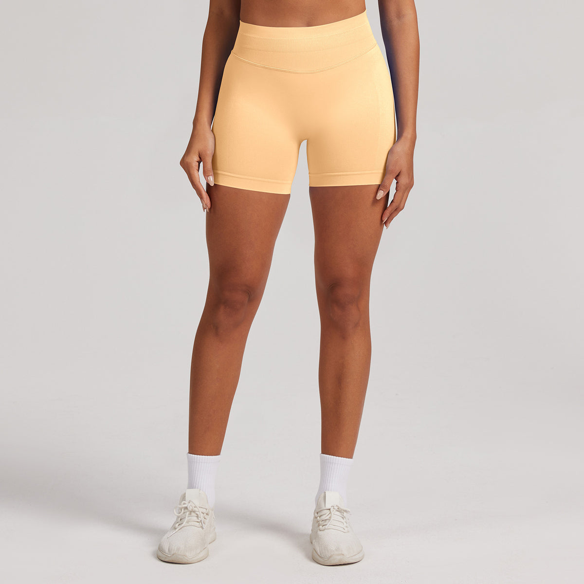 Mid-Rise Seamless Contour Shorts
